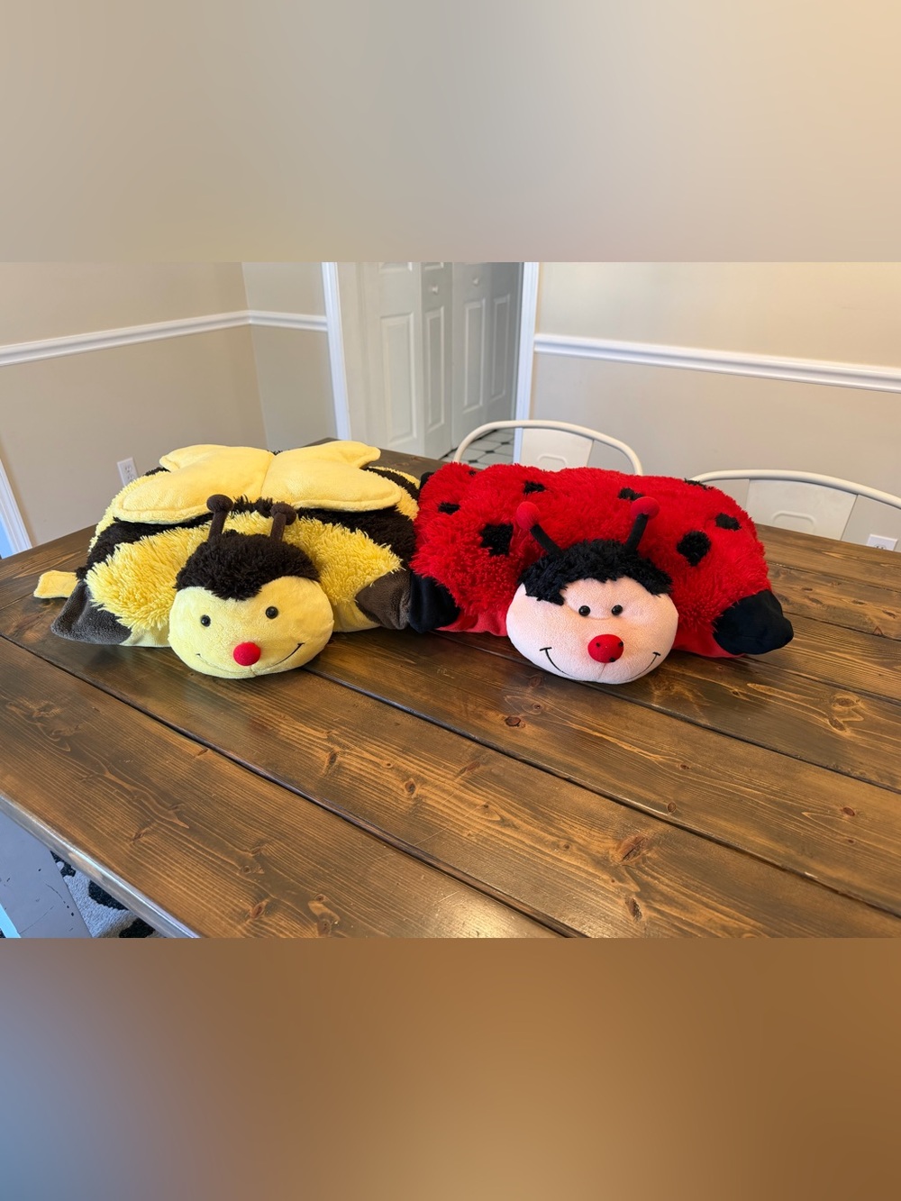 Pillow Pets Ms. Ladybug and Bumble Bee Pillow Lot